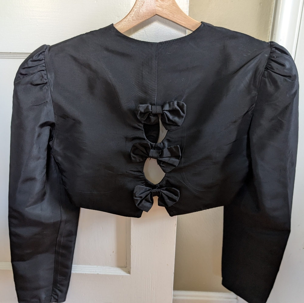 Diamond's Run Designed By Waine Diamond Black Cropped Jacket with Bow Backons W6